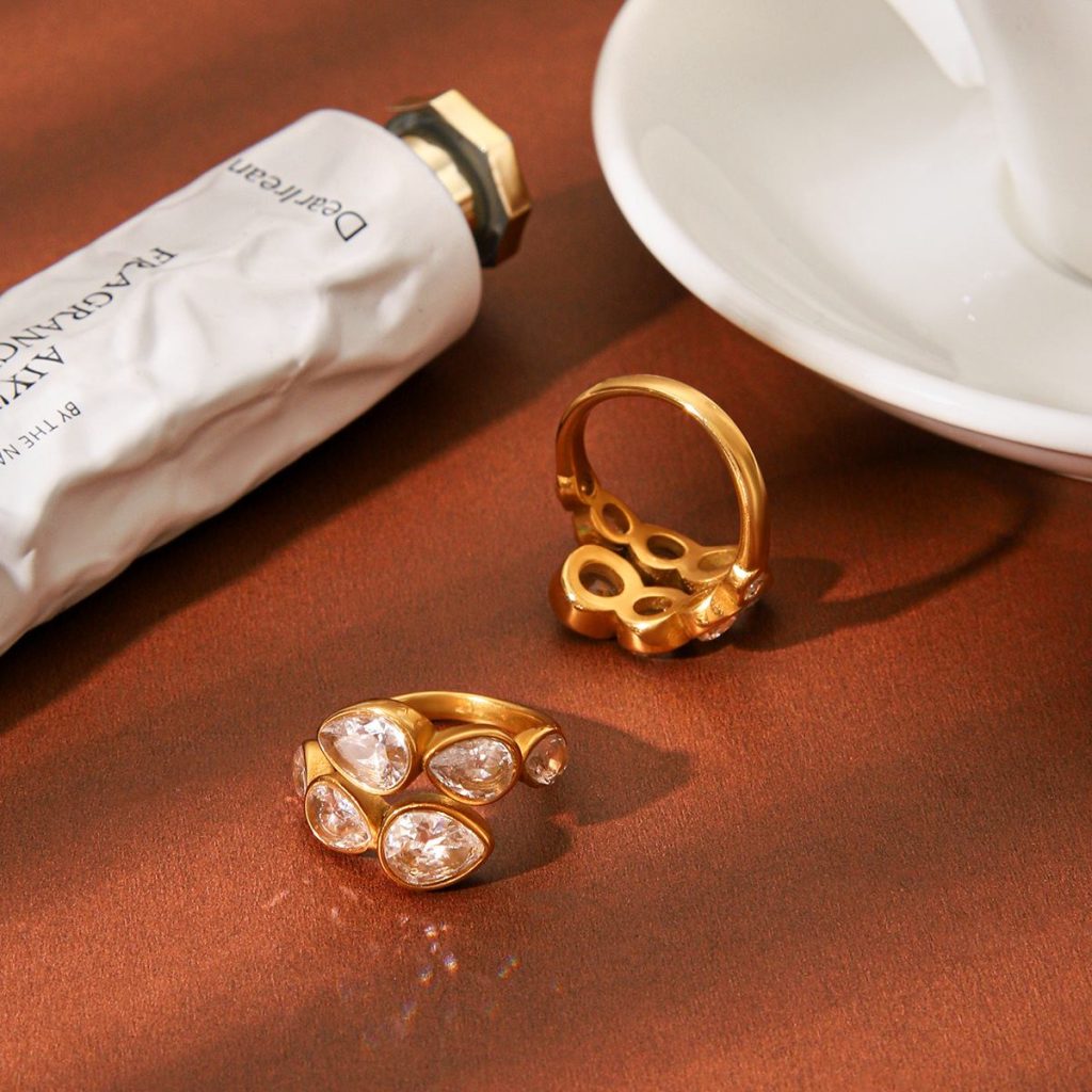 Elegant Heart Circle Rings